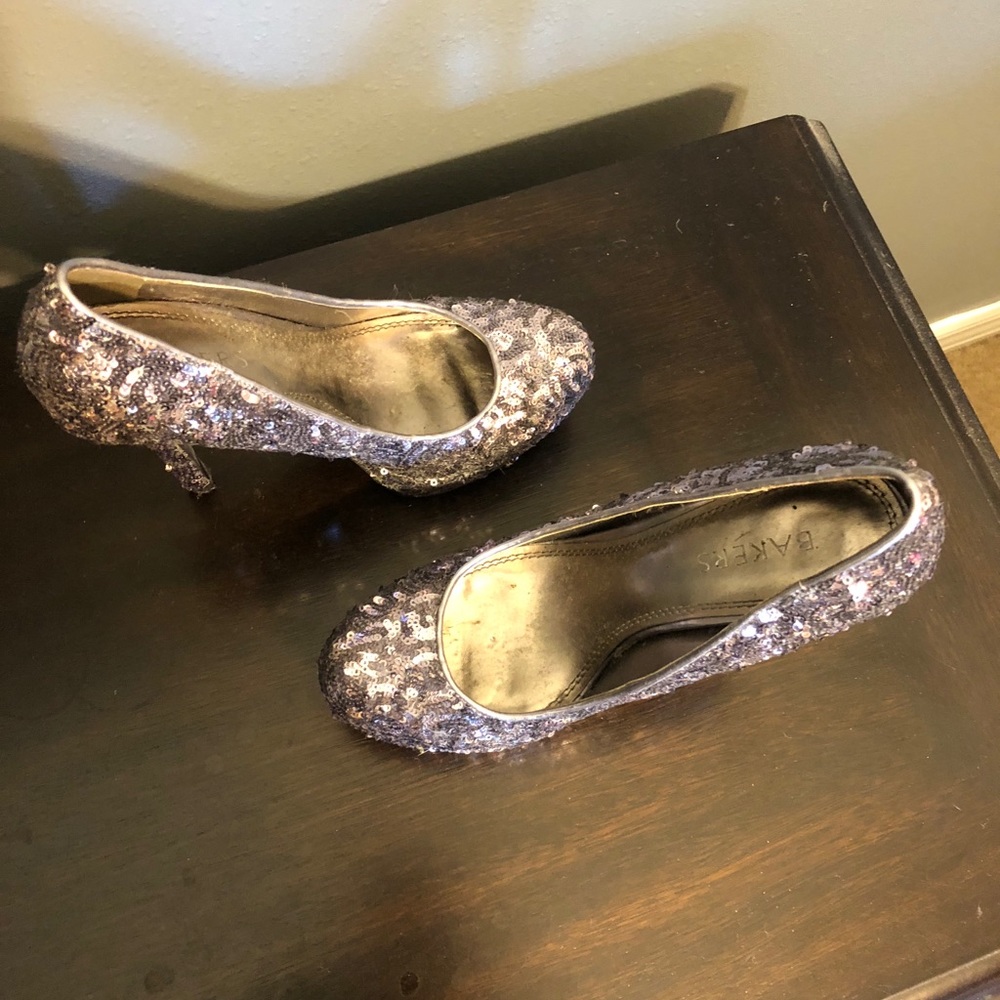 Heels - Picture 2 of 3